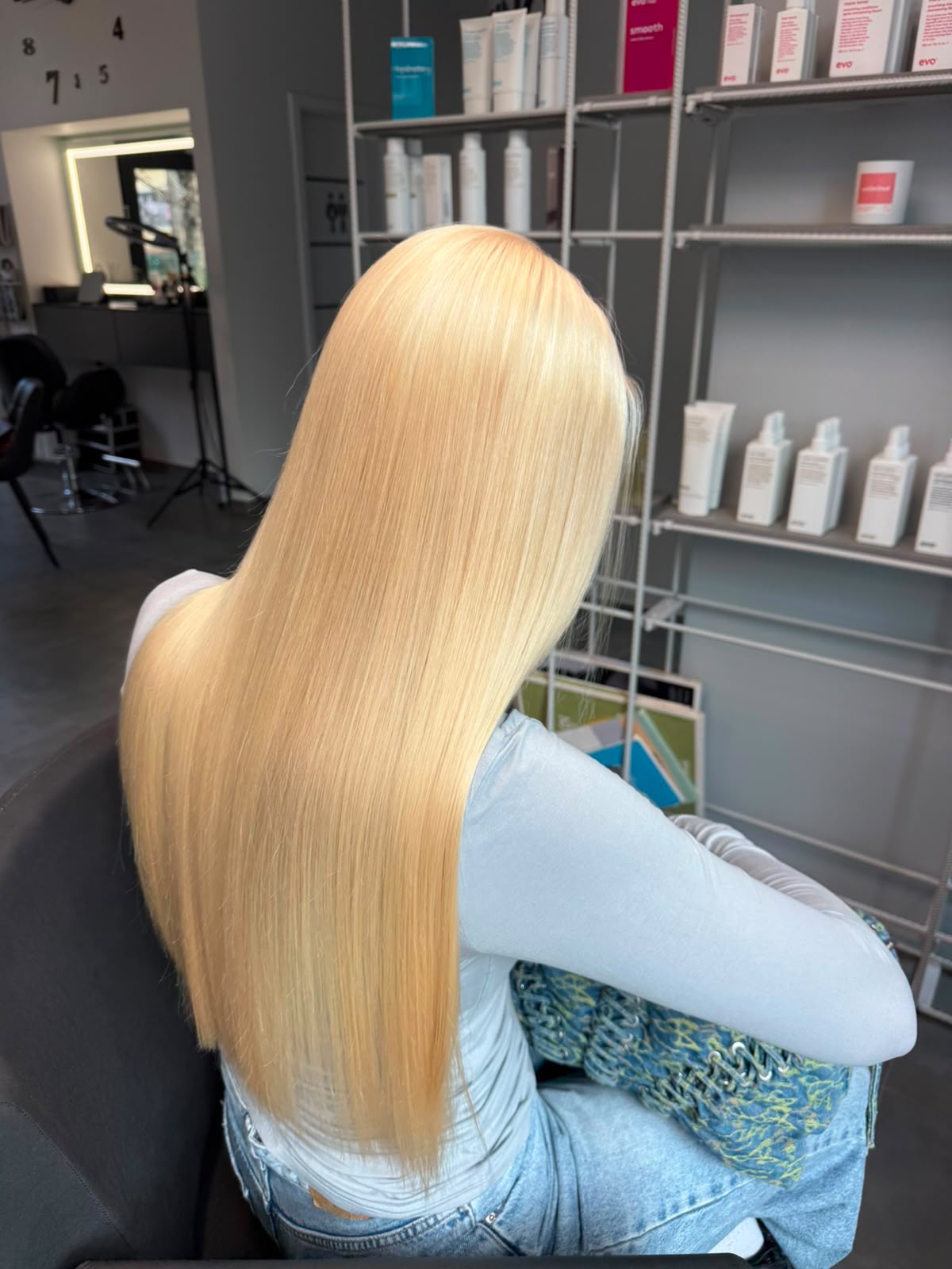 Šviesus šiltas blondas